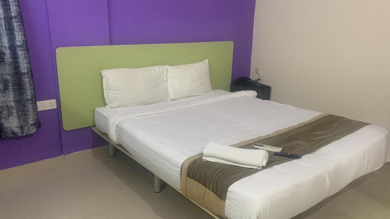 Homewood Suites Hyderabad Exteriör bild