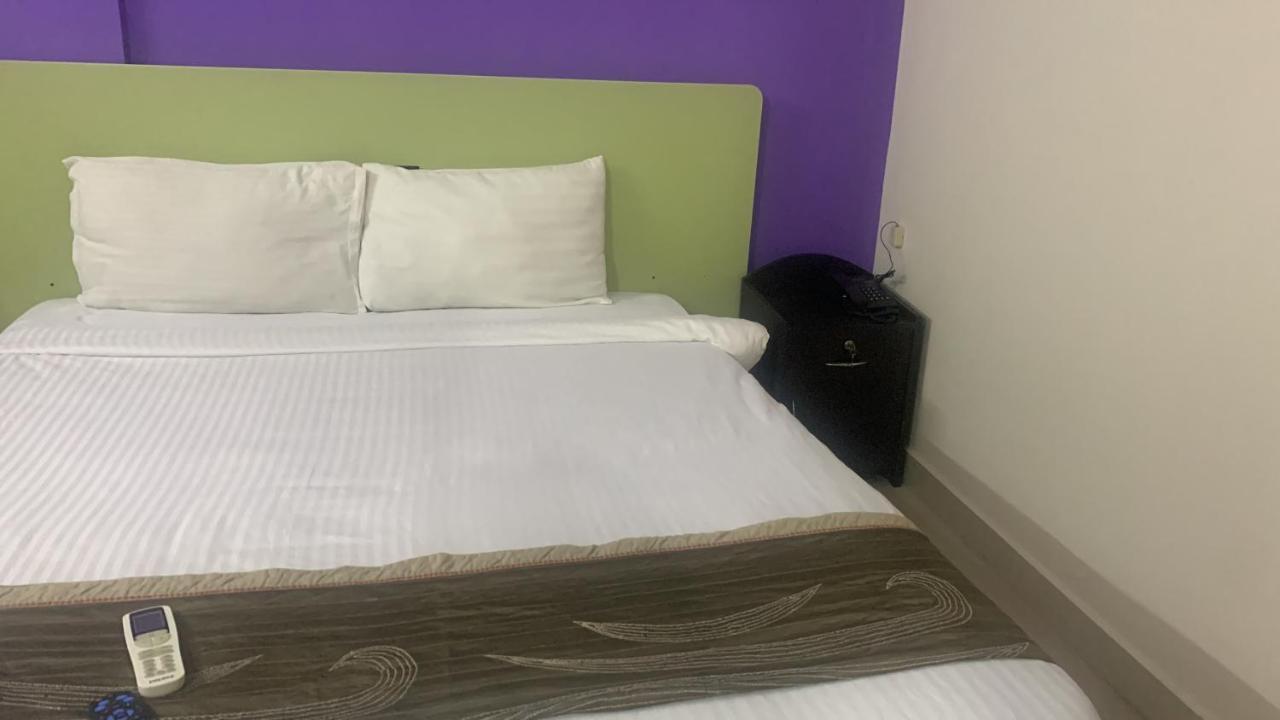 Homewood Suites Hyderabad Exteriör bild